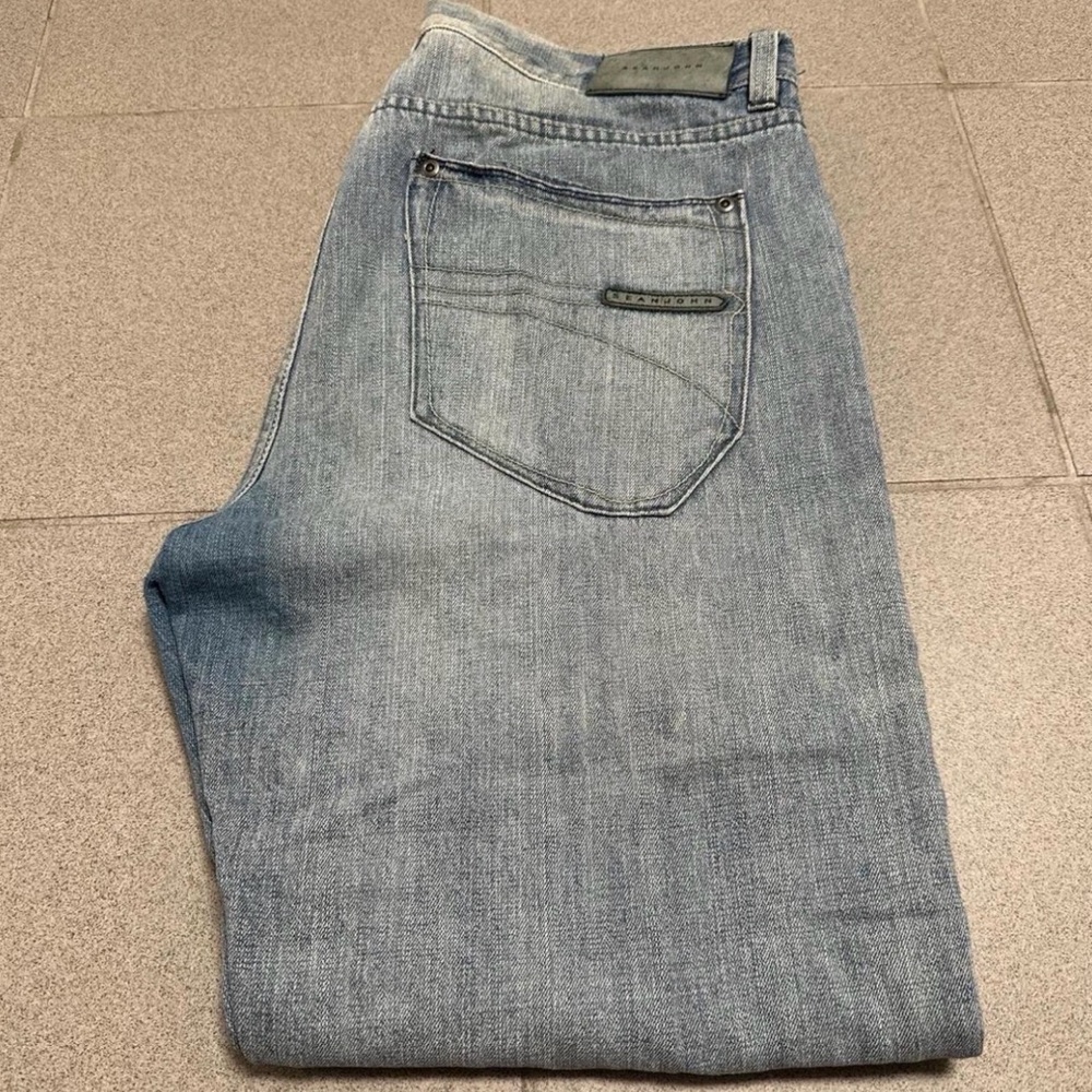 Preowned Vintage Sean John Light Blue 5-Pocket Jeans
Size: 38" W x 32" L